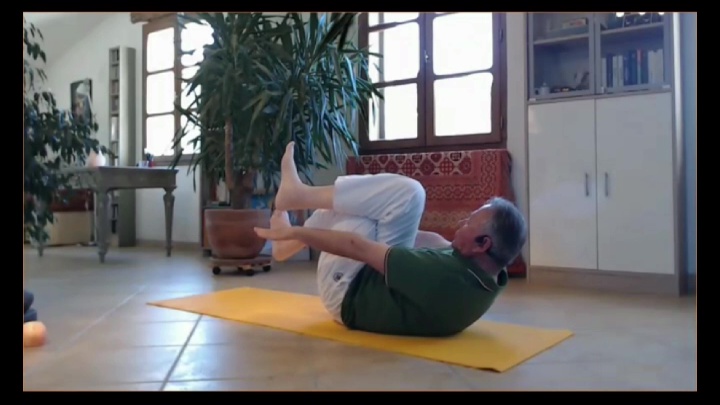 45 Veerapawanmukta asana Posture qui purifie le corps et l'esprit Document PDF