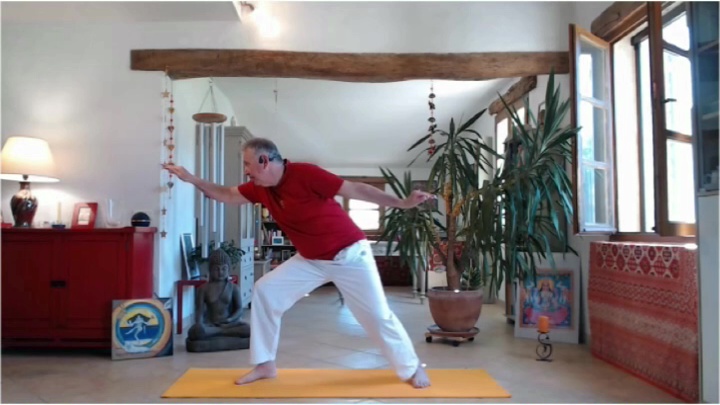 17 Veerabhada asana Le guerrier de la lumière Vidéo