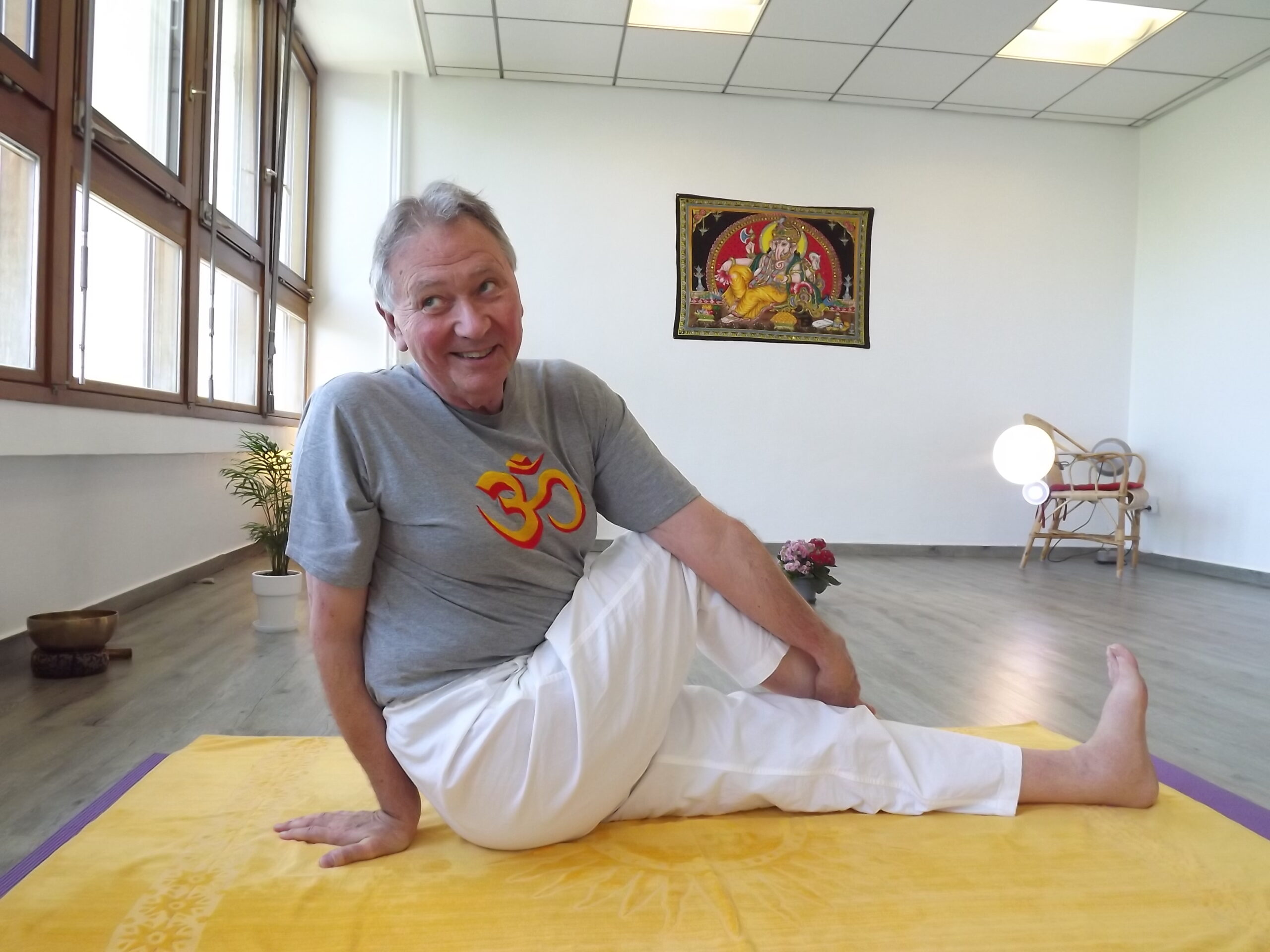 41 Ardhamatsyendra asana La torsion du Sage Matsyendra Vidéo