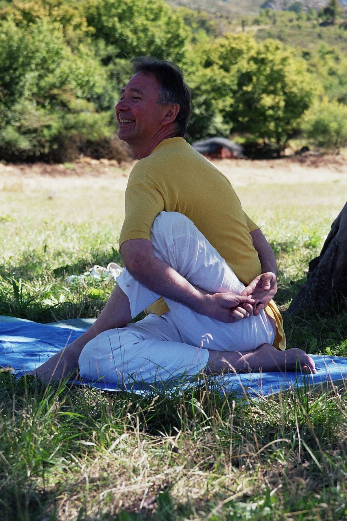 65 Purna matsyendra asana La pure torsion compléte
