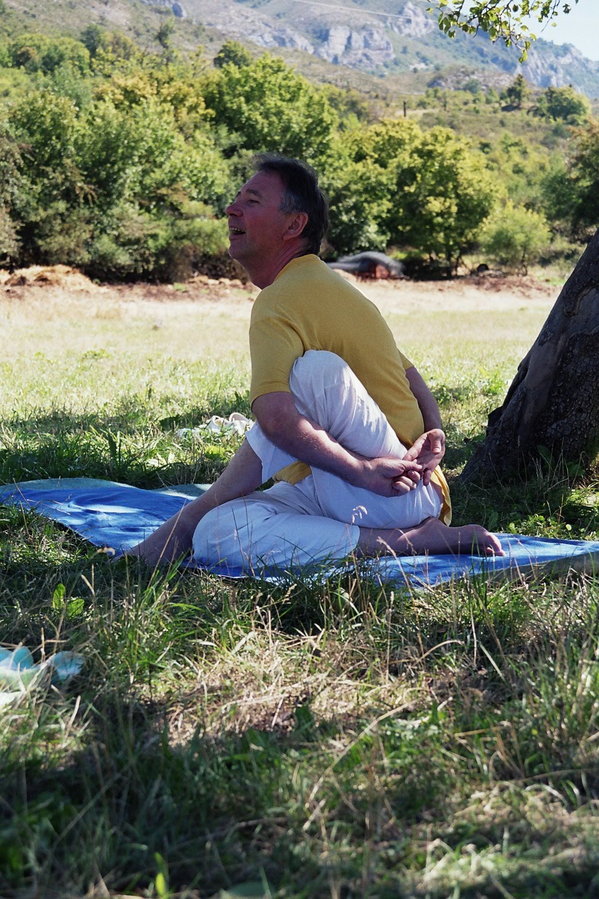 65 Purnamatsyendra asana Torsion parfaite de matsyendra Document PDF